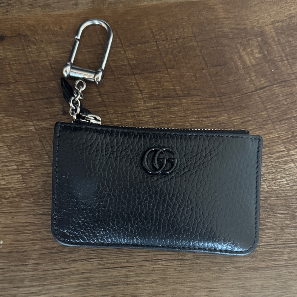 Gucci Black Leather Key Holder with Silver Chain